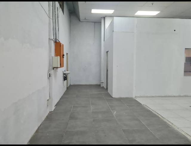 84M² RETAIL RENTED IN HALFWAY HOUSE